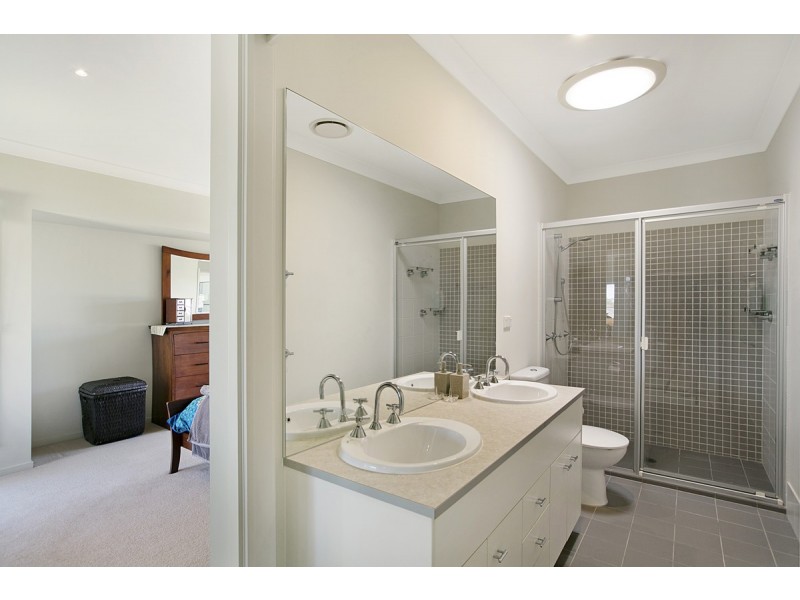 55 Mossvale Drive, Wakerley QLD 4154