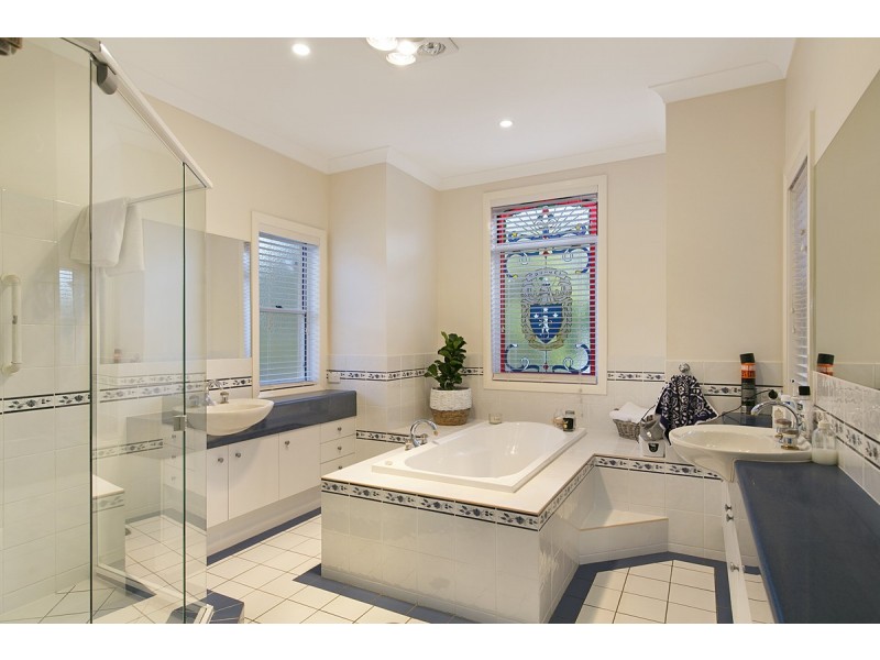 3 Esperance Court, Raby Bay QLD 4163