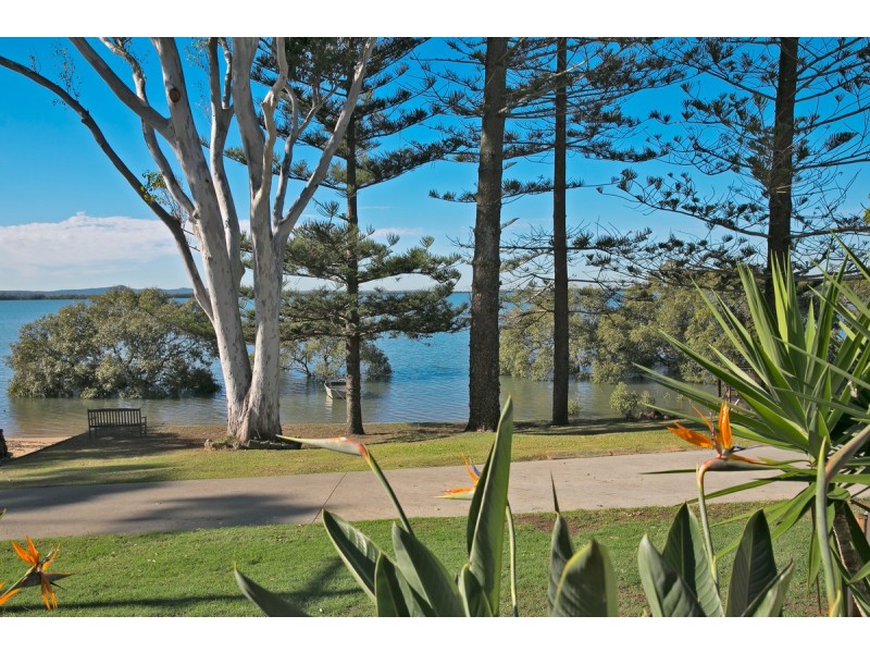5A Waterfront Easement, Redland Bay QLD 4165