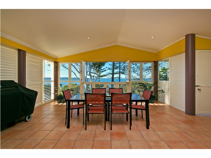 5A Waterfront Easement, Redland Bay QLD 4165