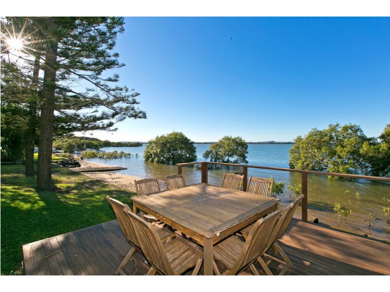 5A Waterfront Easement, Redland Bay QLD 4165