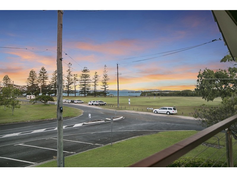 74 Shore Street East, Cleveland QLD 4163