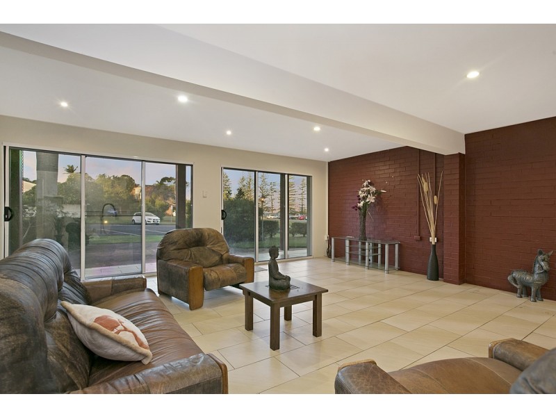 74 Shore Street East, Cleveland QLD 4163