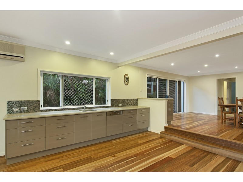 74 Shore Street East, Cleveland QLD 4163