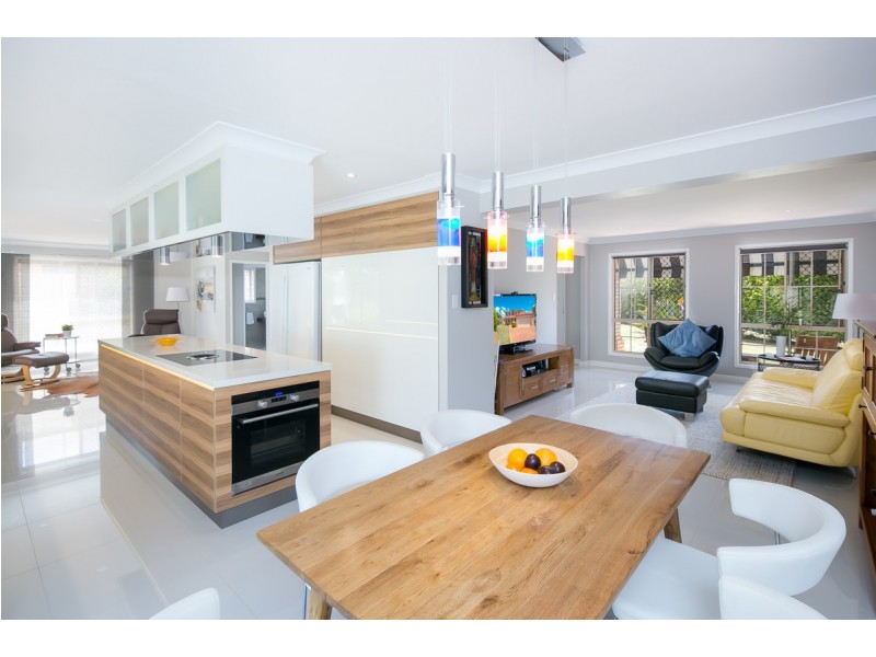 6 Vicki Place, Victoria Point QLD 4165