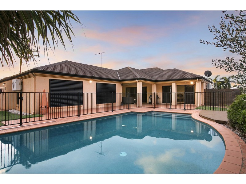 19 Bellevista Crescent, Wellington Point QLD 4160