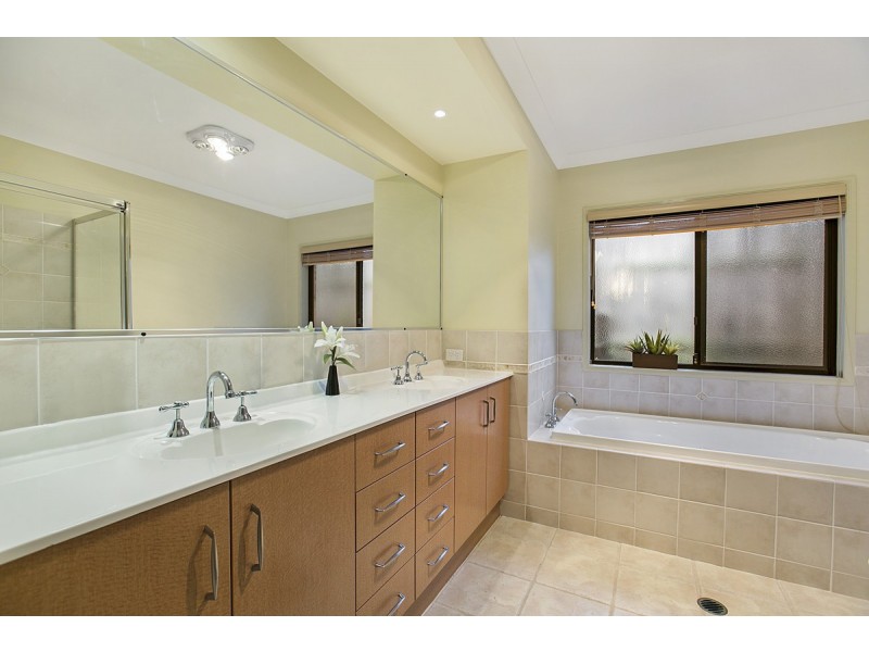 19 Bellevista Crescent, Wellington Point QLD 4160