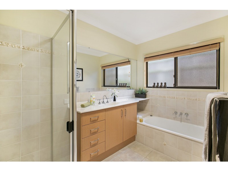 19 Bellevista Crescent, Wellington Point QLD 4160