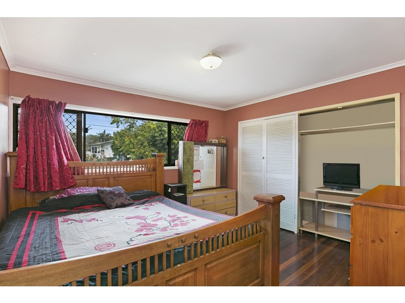 10 Claymeade Street, Wynnum QLD 4178