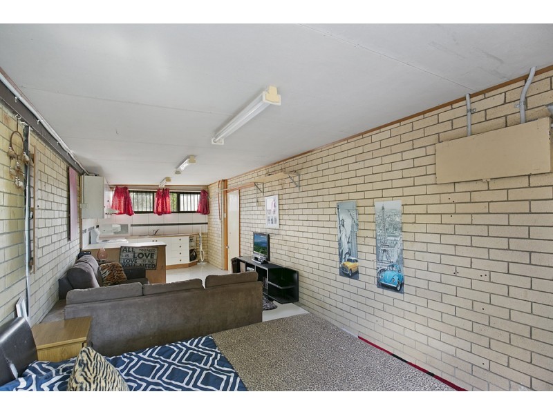 10 Claymeade Street, Wynnum QLD 4178