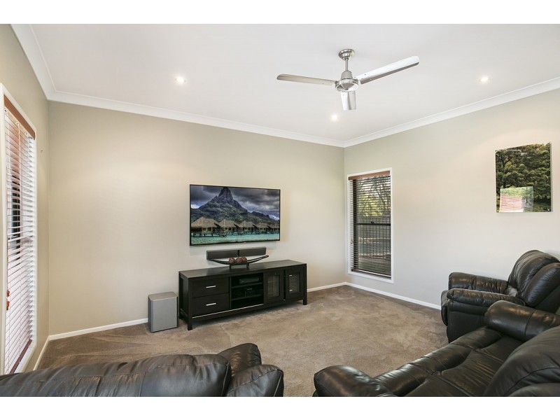 12 Attenborough Circuit, Redland Bay QLD 4165