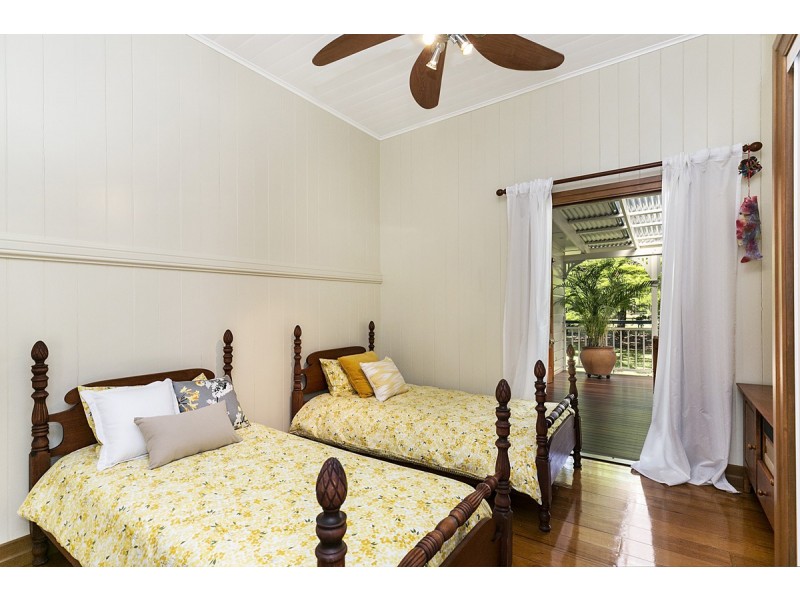 106 Passage Street, Cleveland QLD 4163