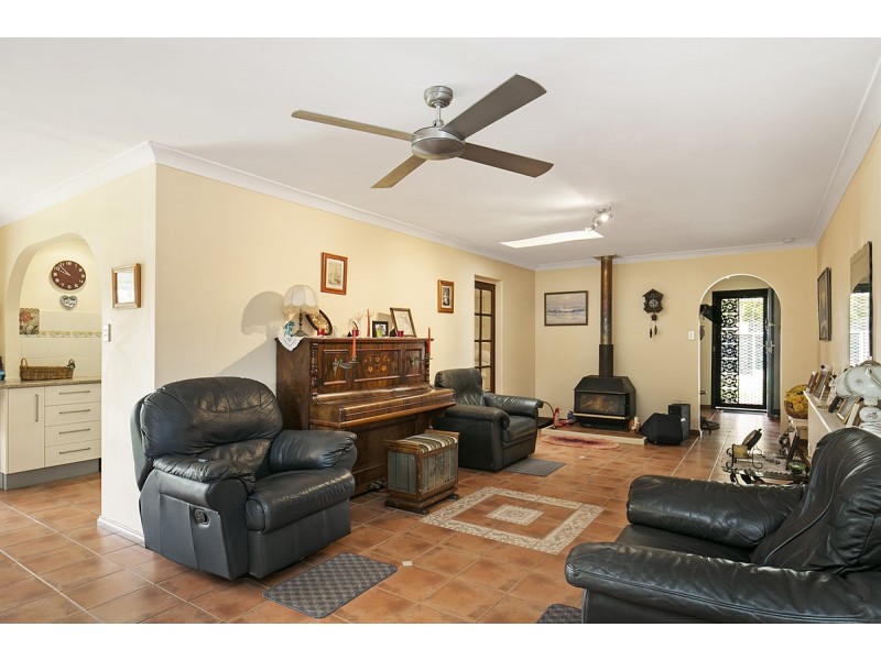 101 Island Street, Cleveland QLD 4163