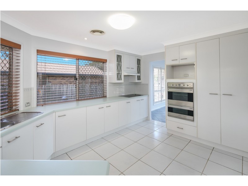 9 Beachside Court, Victoria Point QLD 4165