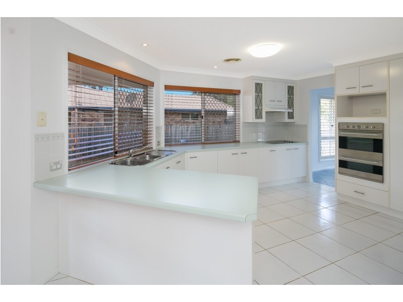 9 Beachside Court, Victoria Point QLD 4165