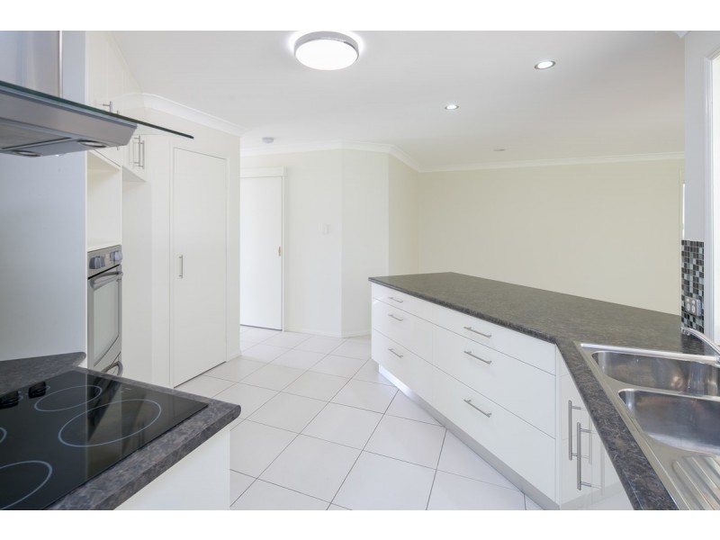 15 Kurrewa Court, Victoria Point QLD 4165