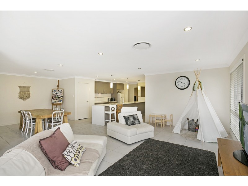 21 Cimmaron Circuit, Thornlands QLD 4164