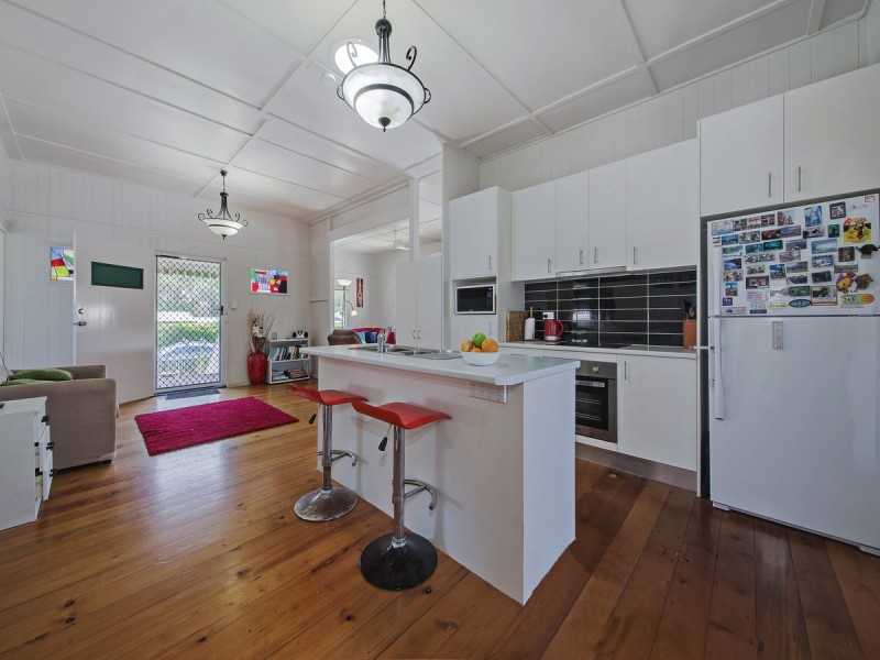 132 Main Street, Redland Bay QLD 4165