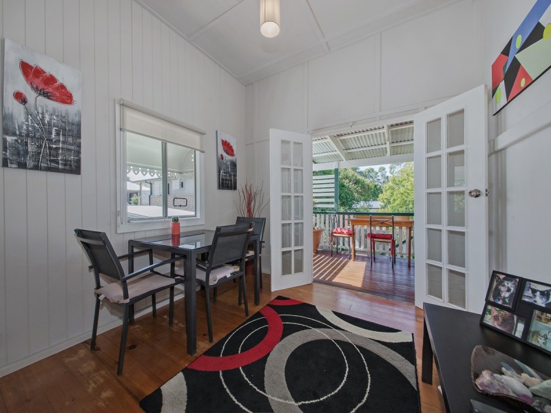 132 Main Street, Redland Bay QLD 4165