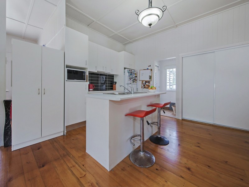 132 Main Street, Redland Bay QLD 4165