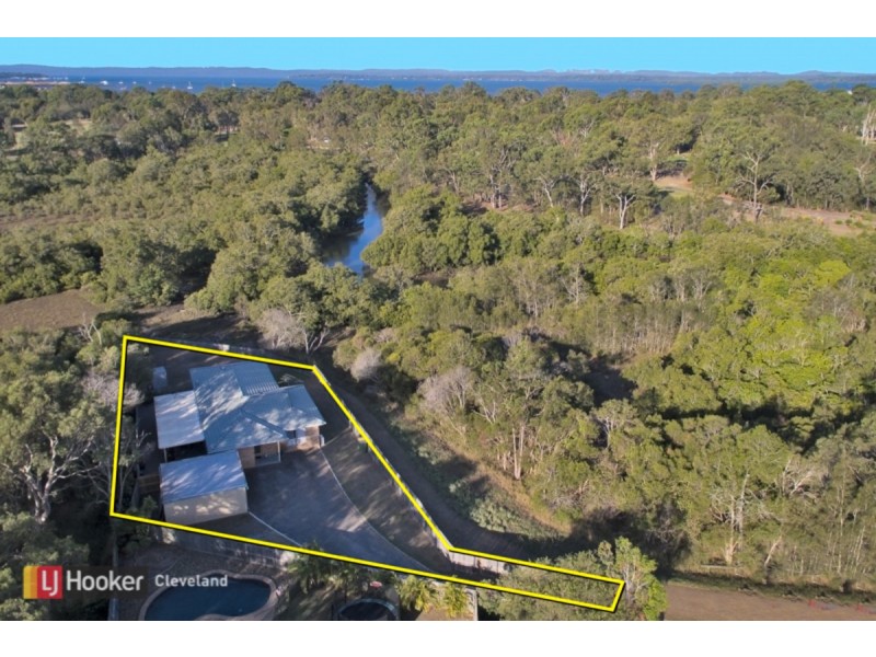 2 Buggy Place, Redland Bay QLD 4165