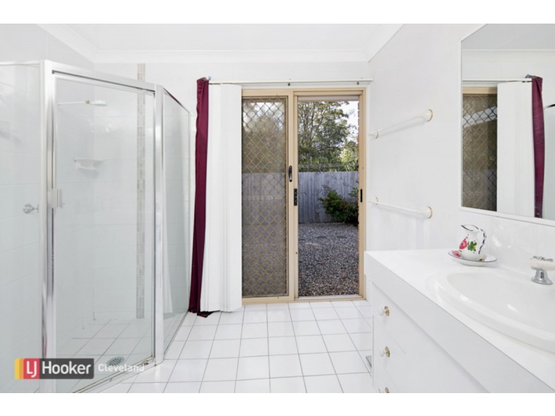 2 Buggy Place, Redland Bay QLD 4165