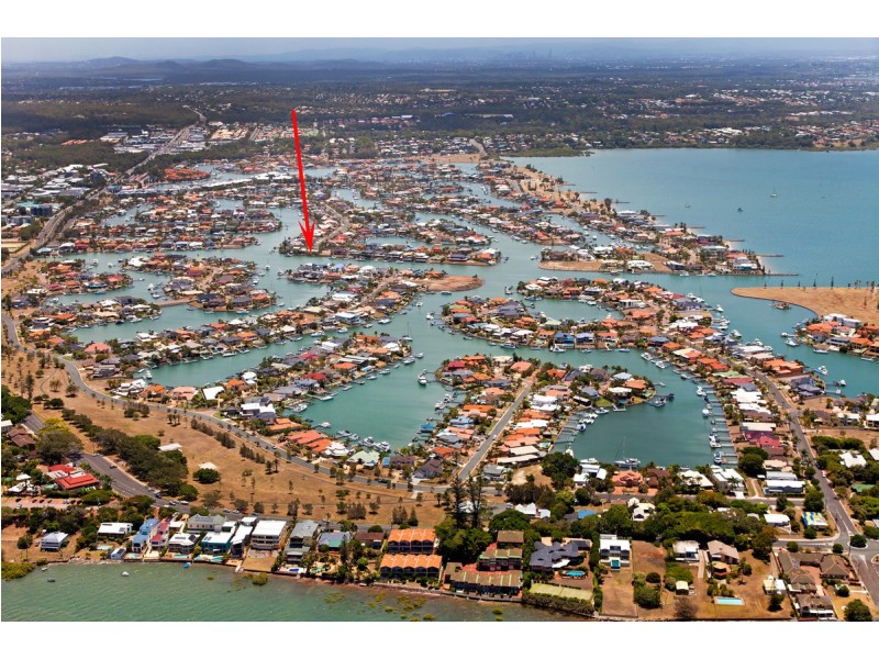 2 Voyagers Court, Raby Bay QLD 4163