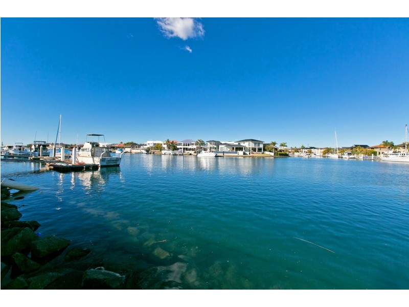 2 Voyagers Court, Raby Bay QLD 4163