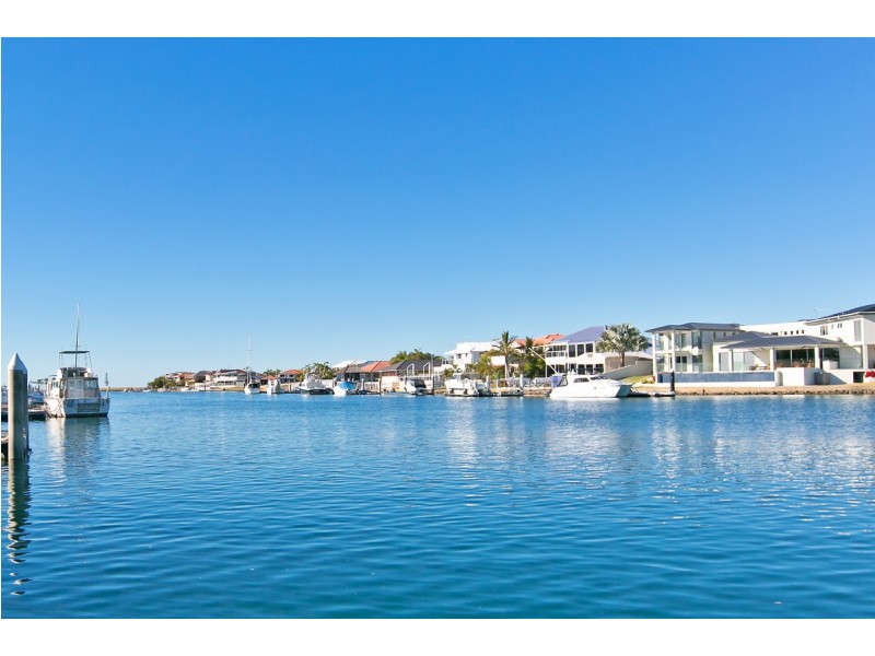 2 Voyagers Court, Raby Bay QLD 4163