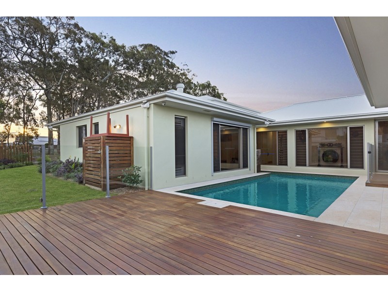 11 Nadine Crescent, Thornlands QLD 4164