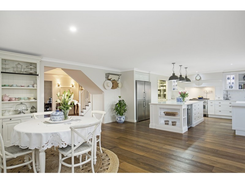 42 Seacrest Court, Raby Bay QLD 4163