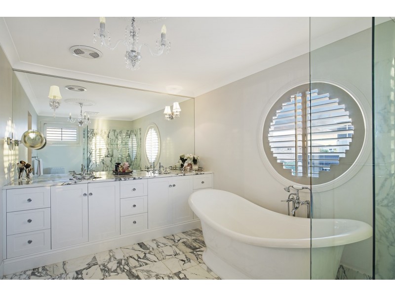 42 Seacrest Court, Raby Bay QLD 4163