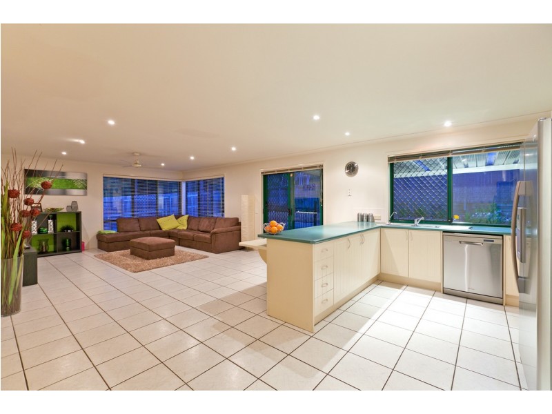 2 Flowers Street, Alexandra Hills QLD 4161