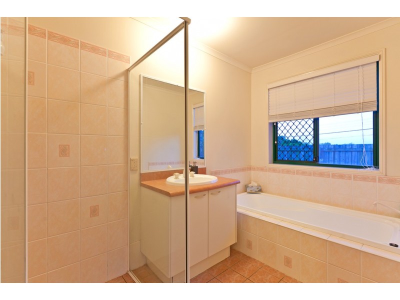 2 Flowers Street, Alexandra Hills QLD 4161