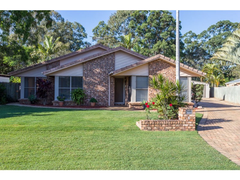 4 Honeysuckle Court, Victoria Point QLD 4165