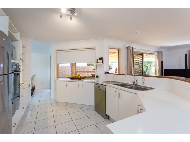 4 Honeysuckle Court, Victoria Point QLD 4165