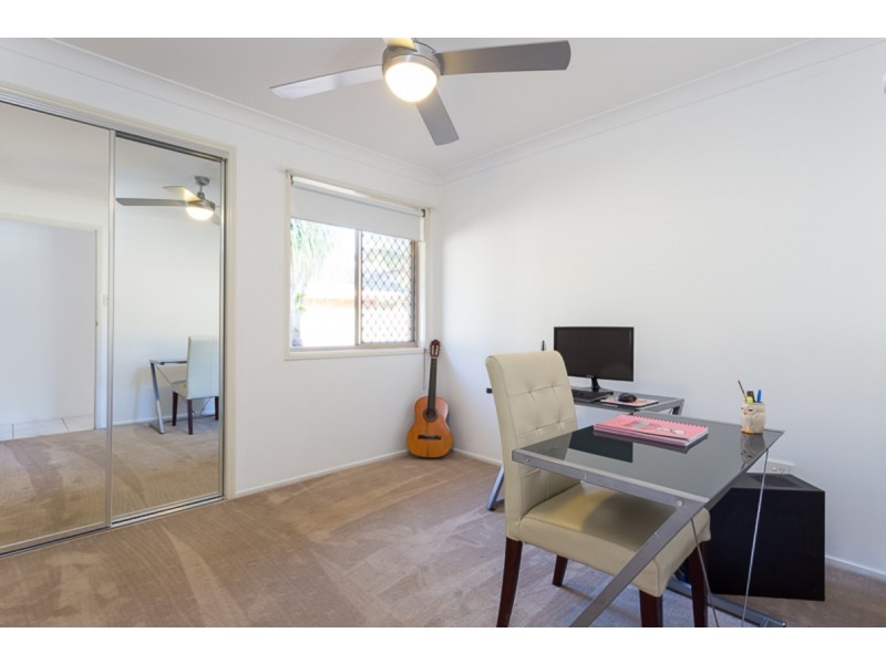 4 Honeysuckle Court, Victoria Point QLD 4165