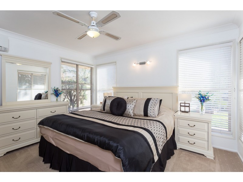 4 Honeysuckle Court, Victoria Point QLD 4165