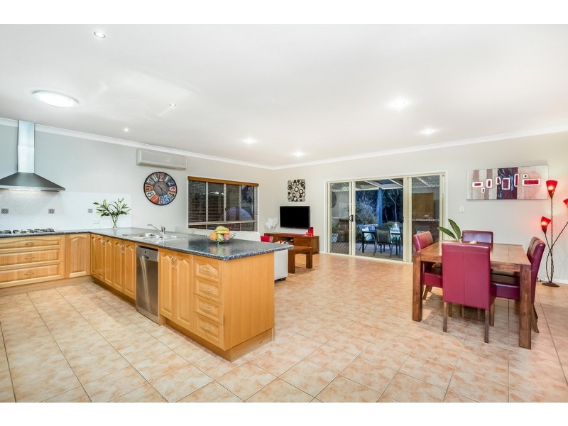 24 Grevillea Street, Redland Bay QLD 4165