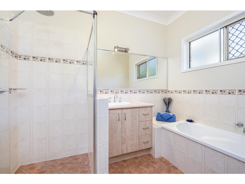 24 Grevillea Street, Redland Bay QLD 4165