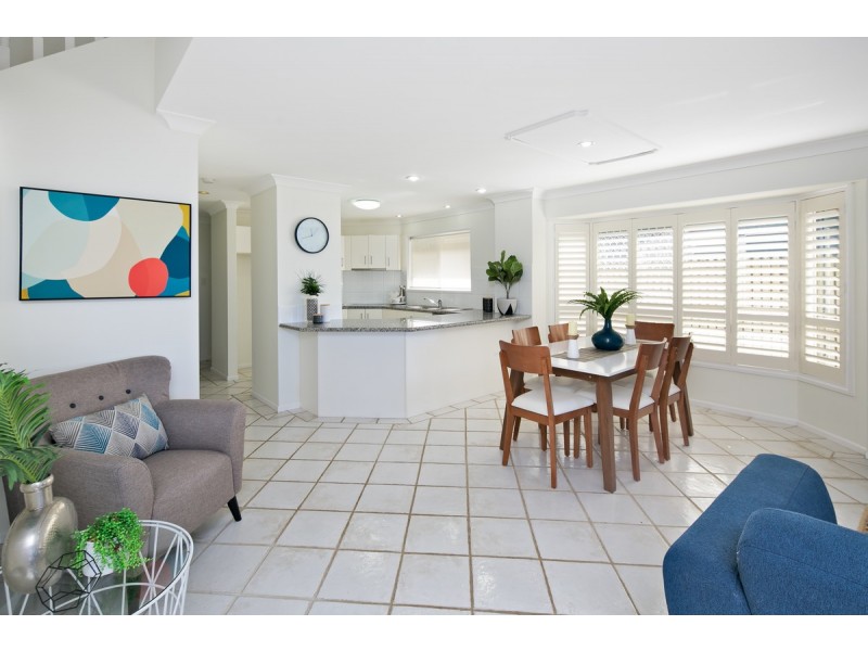 2/192 Shore Street North, Cleveland QLD 4163