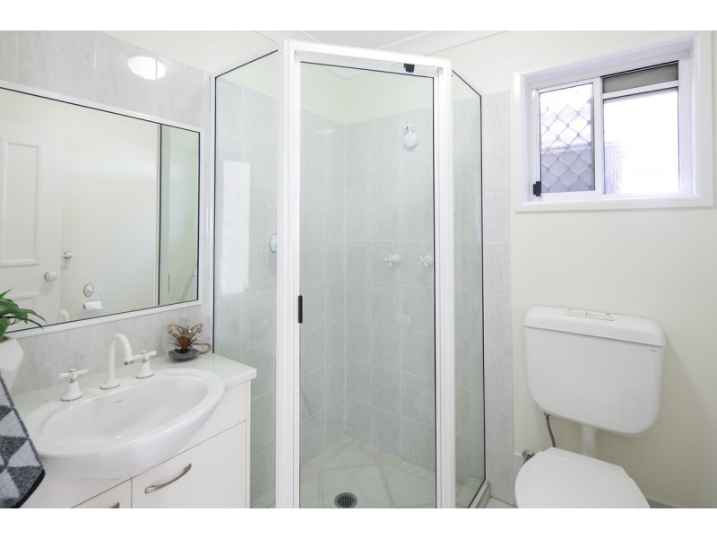 2/192 Shore Street North, Cleveland QLD 4163