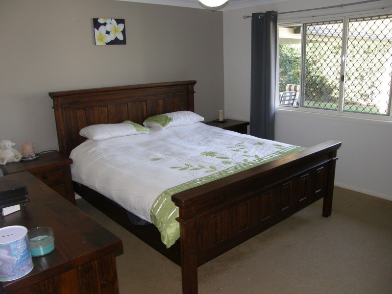 26 Emperor Drive, Redland Bay QLD 4165