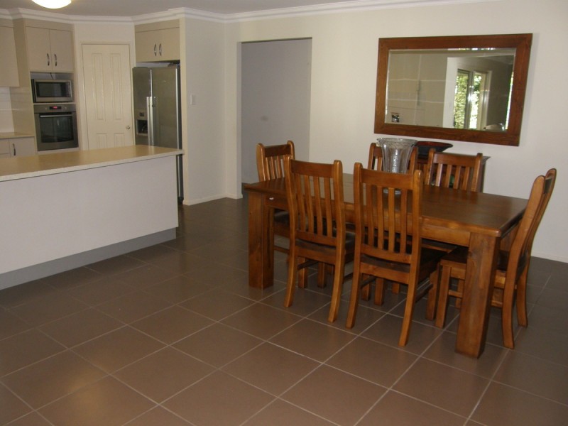 26 Emperor Drive, Redland Bay QLD 4165