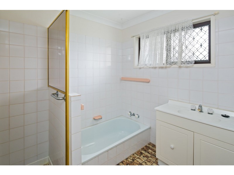 22 Tarcutta Street, Cleveland QLD 4163