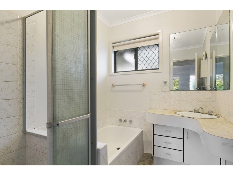 3 Vera Street, Redland Bay QLD 4165