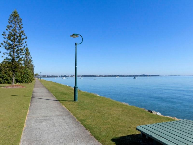 154 Middle Street, Cleveland QLD 4163