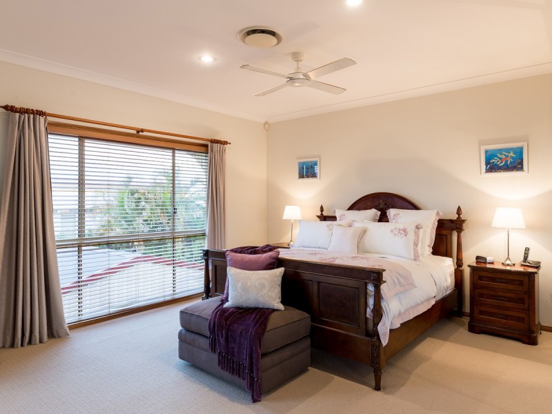 11 Creedin Court, Redland Bay QLD 4165