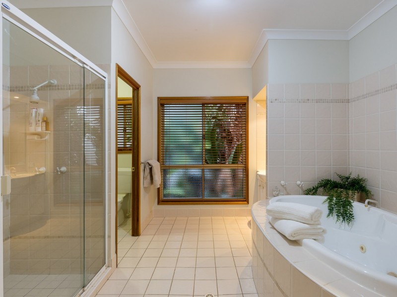 11 Creedin Court, Redland Bay QLD 4165