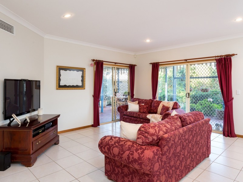 11 Creedin Court, Redland Bay QLD 4165